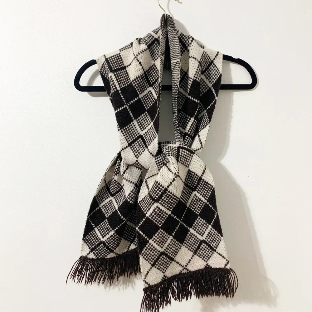 Vintage Unbranded Acrylic Argyle Fringed Winter Scarf Brown and White 🟤⚪️
